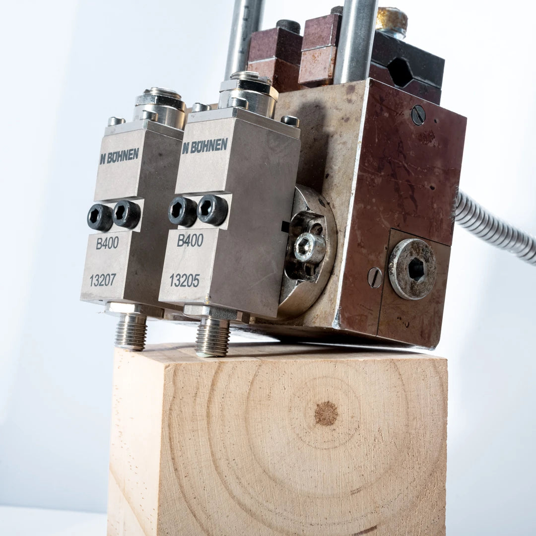 Auftragskopf B402-84V mit zwei schwenkbaren Modulen – Raupe